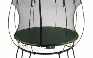 Díky bezpečné trampolíně je skákání zábavou bez rizika zranění Díky bezpečné trampolíně je skákání zábavou bez rizika zranění