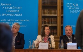 Pavel Smutný na konferenci o odvaze a českých komplexech Pavel Smutný na konferenci o odvaze a českých komplexech